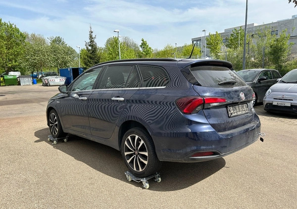 Fiat Tipo cena 25999 przebieg: 100000, rok produkcji 2019 z Poręba małe 106